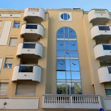 Superbe Duplex Avec Garage 芒通